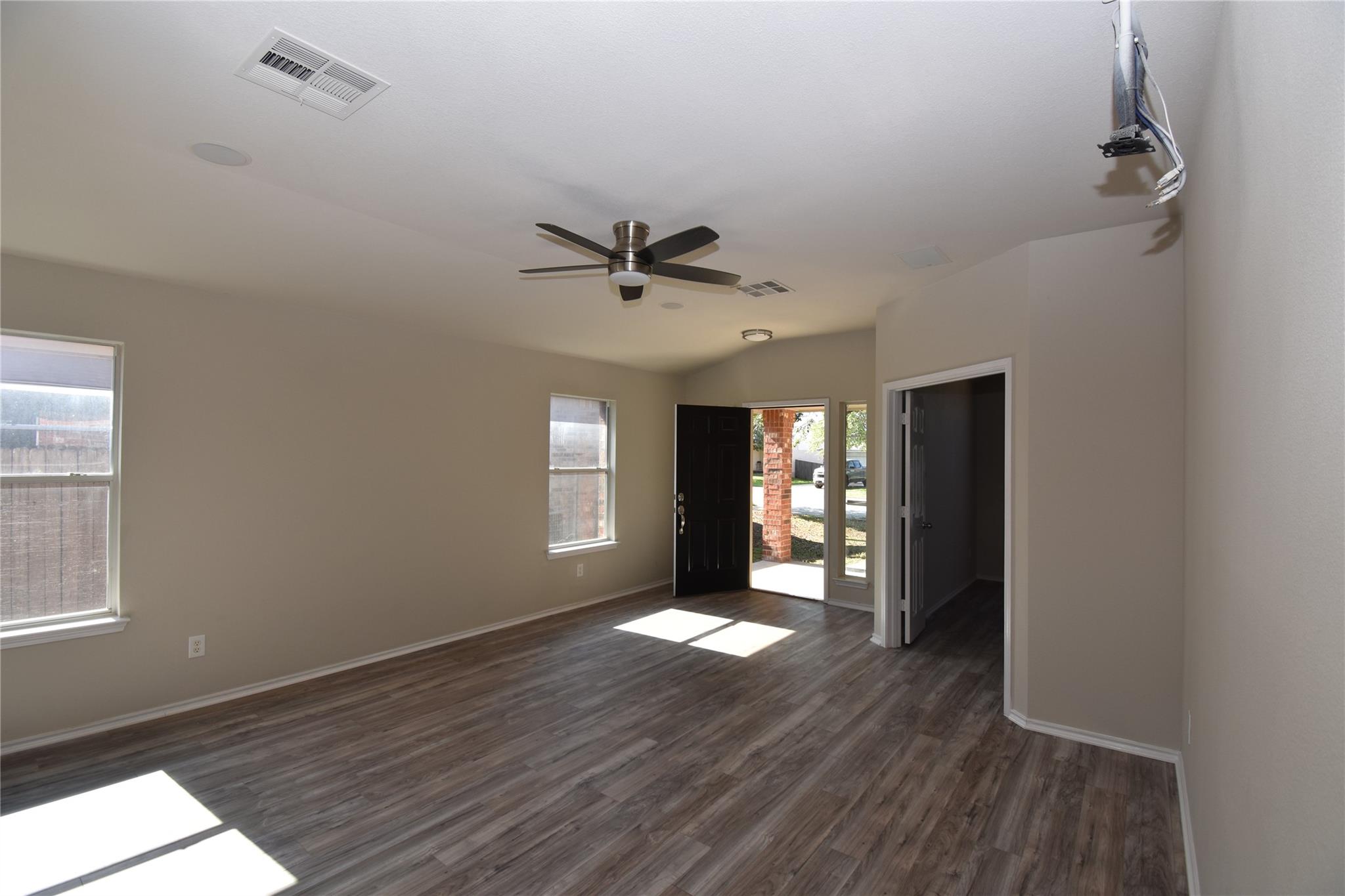 1004 Grey Castle Dr, Pflugerville, TX 78660