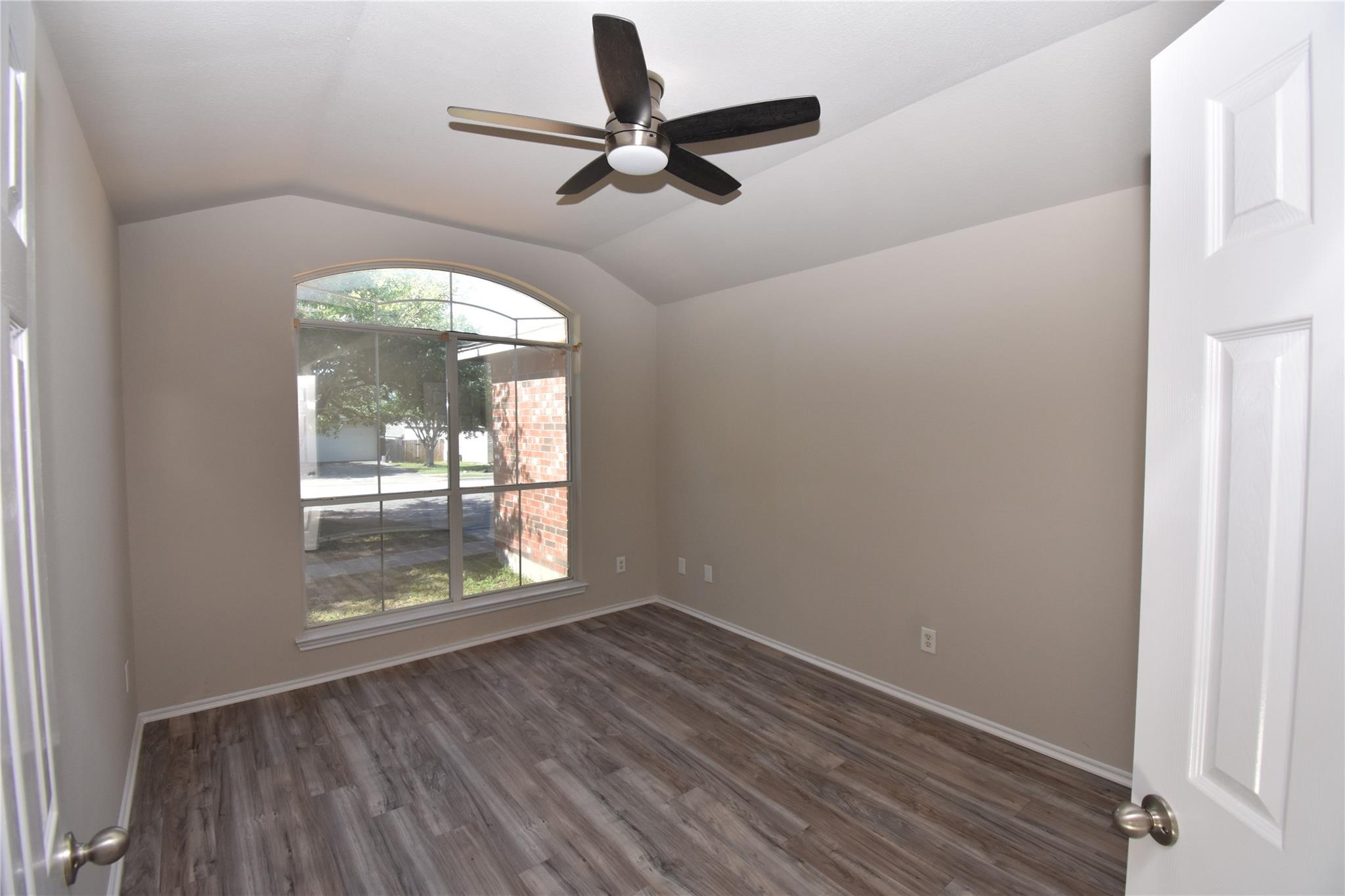 1004 Grey Castle Dr, Pflugerville, TX 78660