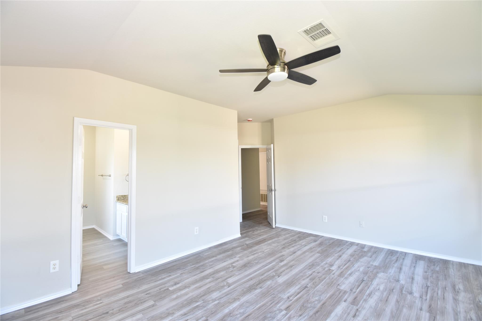1004 Grey Castle Dr, Pflugerville, TX 78660
