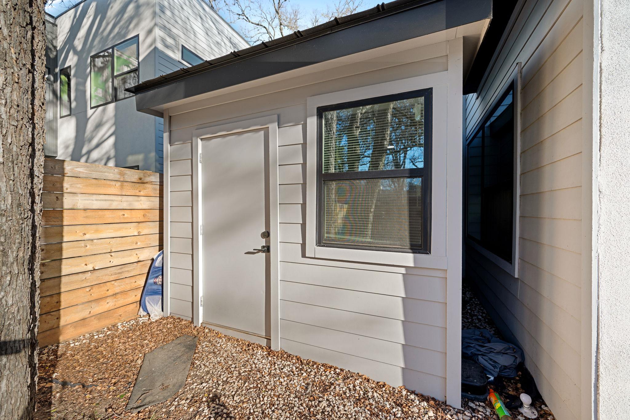 910 Nalide St # B, Austin, TX 78745