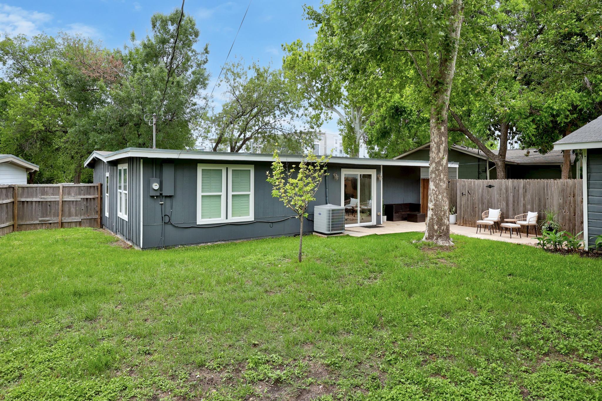 706 W Crestland Dr, Austin, TX 78752