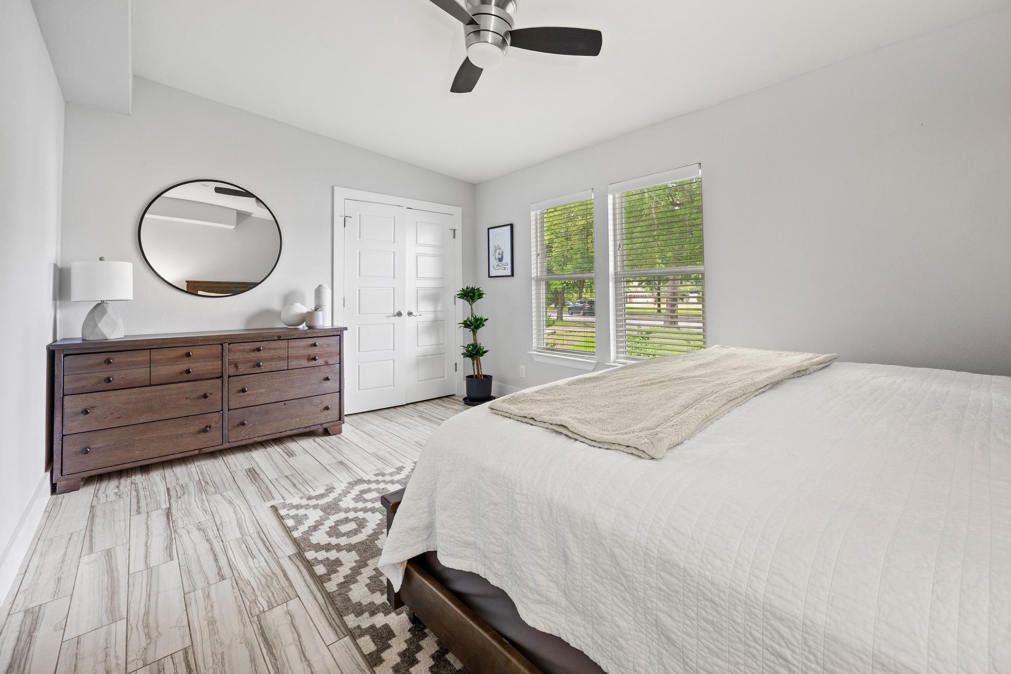 706 W Crestland Dr, Austin, TX 78752