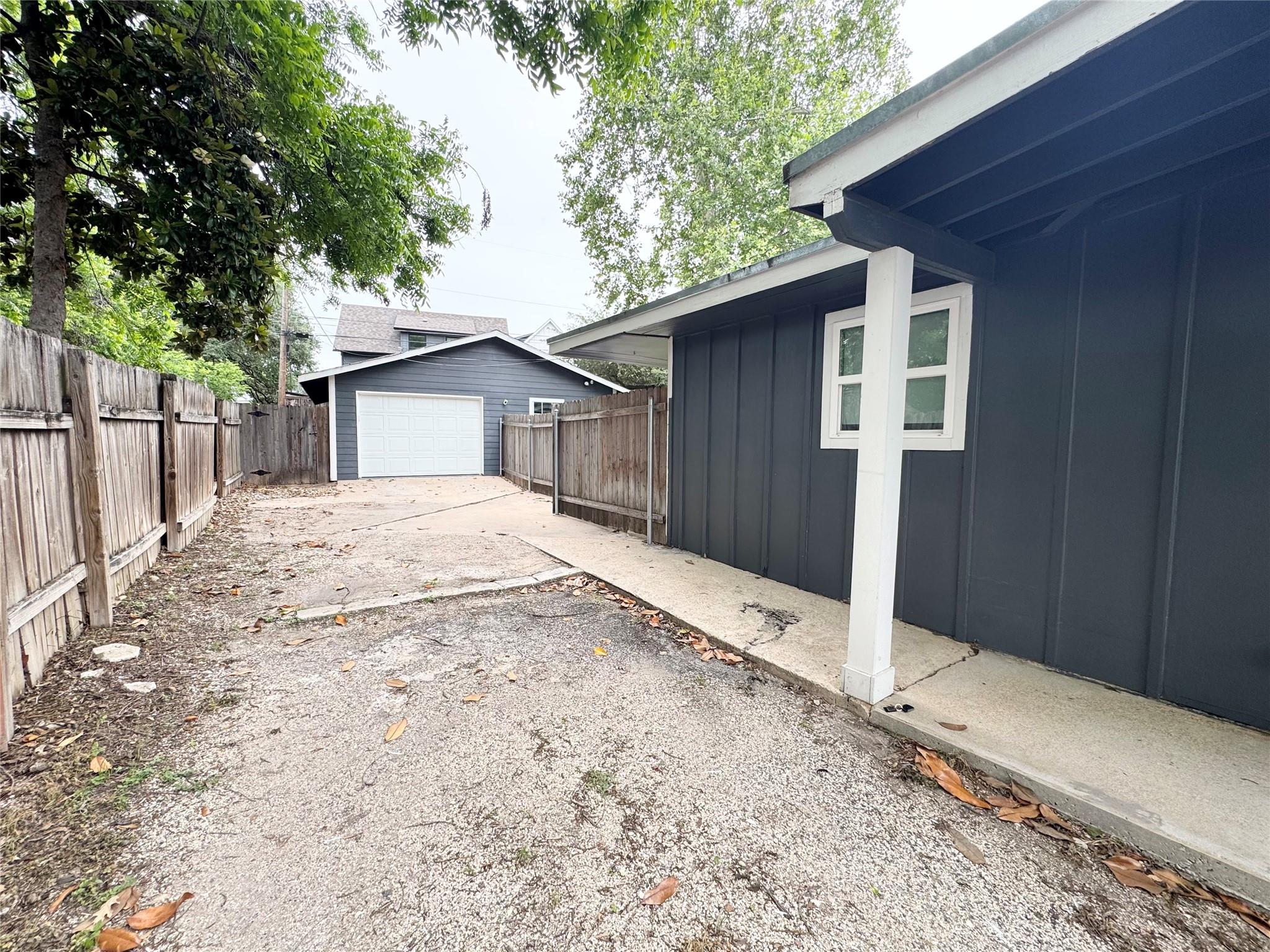 706 W Crestland Dr, Austin, TX 78752