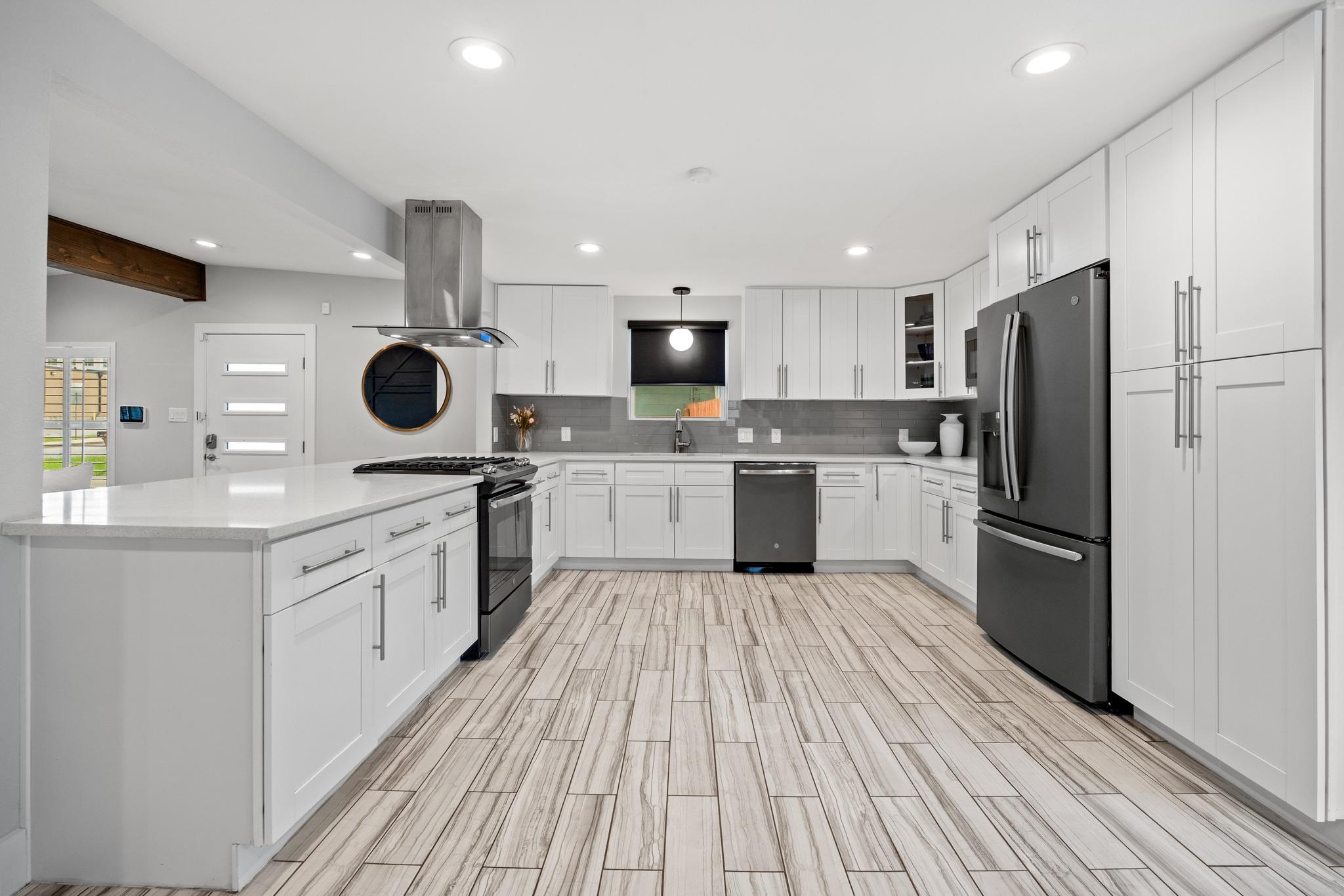 706 W Crestland Dr, Austin, TX 78752