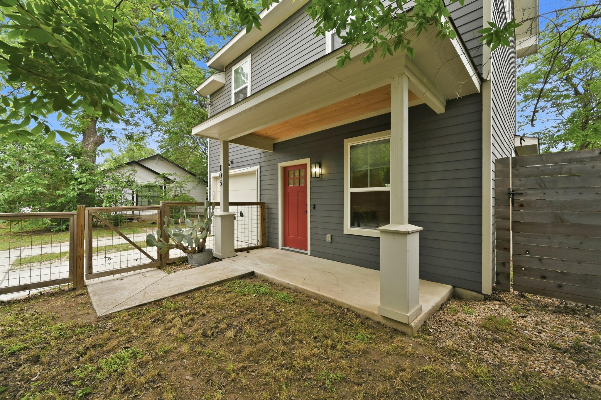 105 Elkhart St # 3, Austin, TX 78702