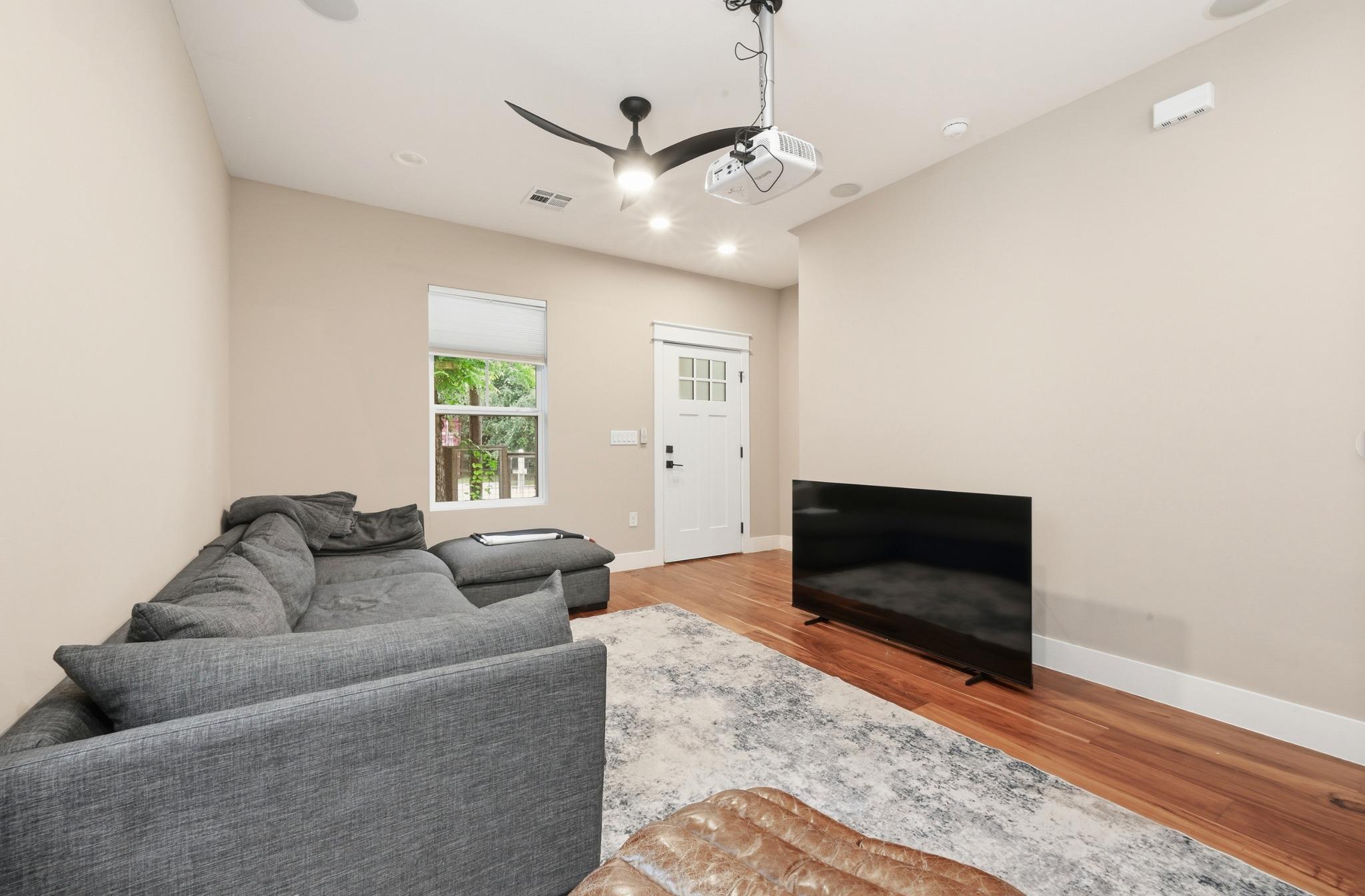 105 Elkhart St # 3, Austin, TX 78702