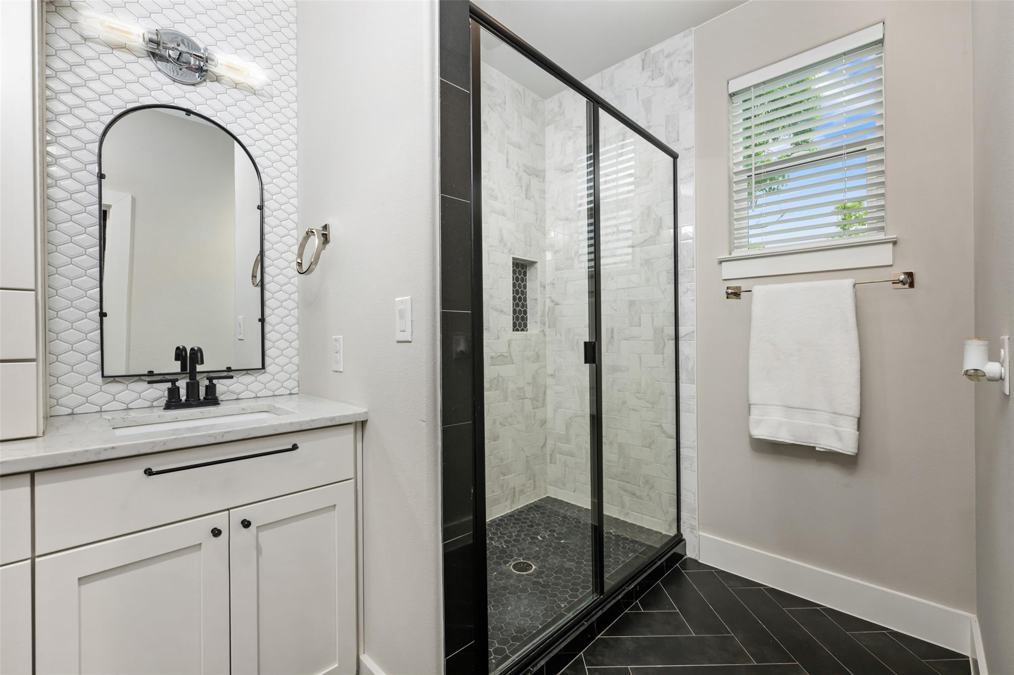 408 W 16th St, Georgetown, TX 78626