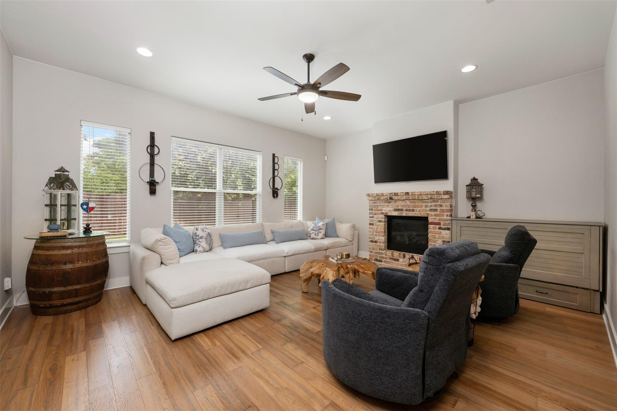 408 W 16th St, Georgetown, TX 78626