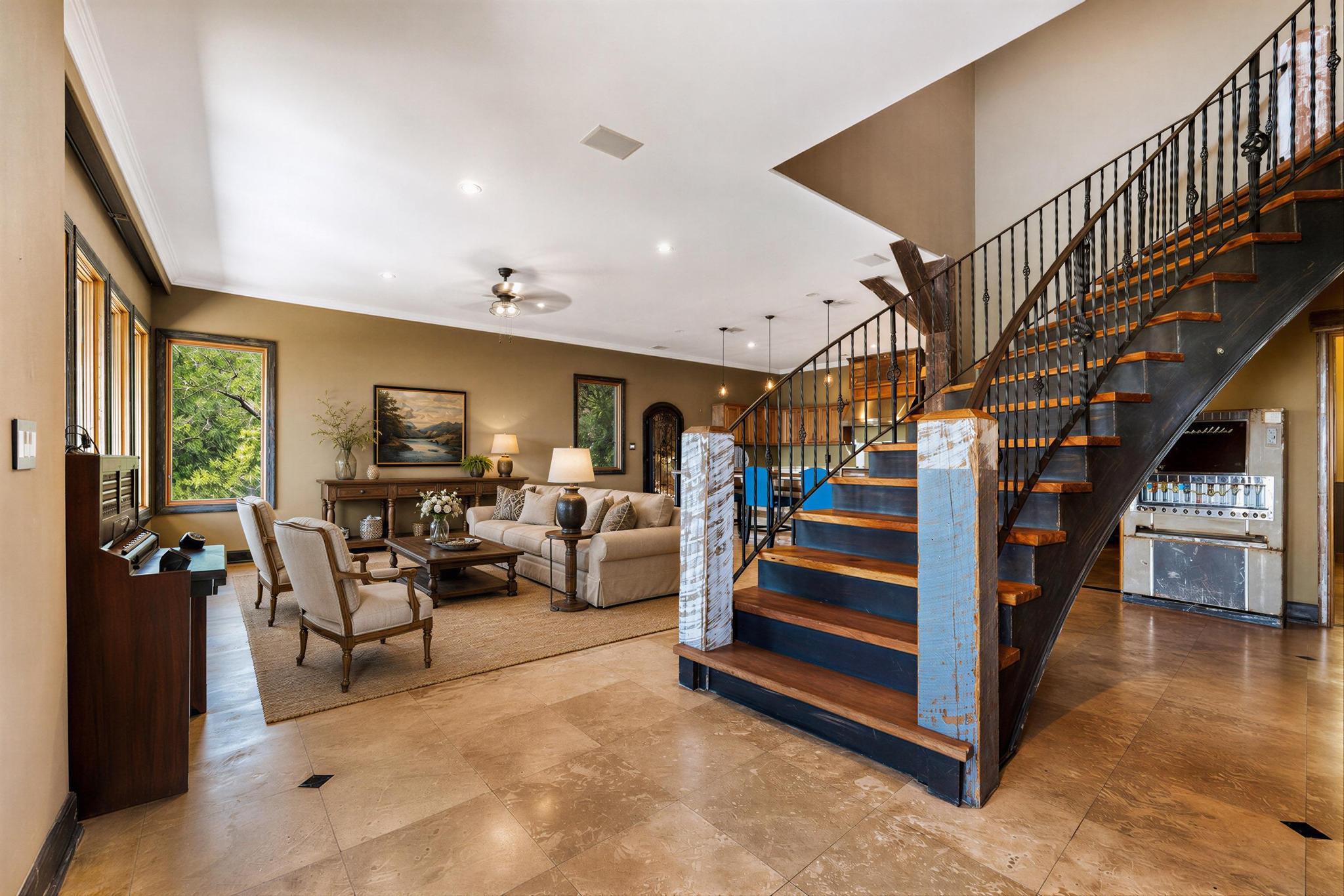 13906 Skyline Dr, Austin, TX 78732