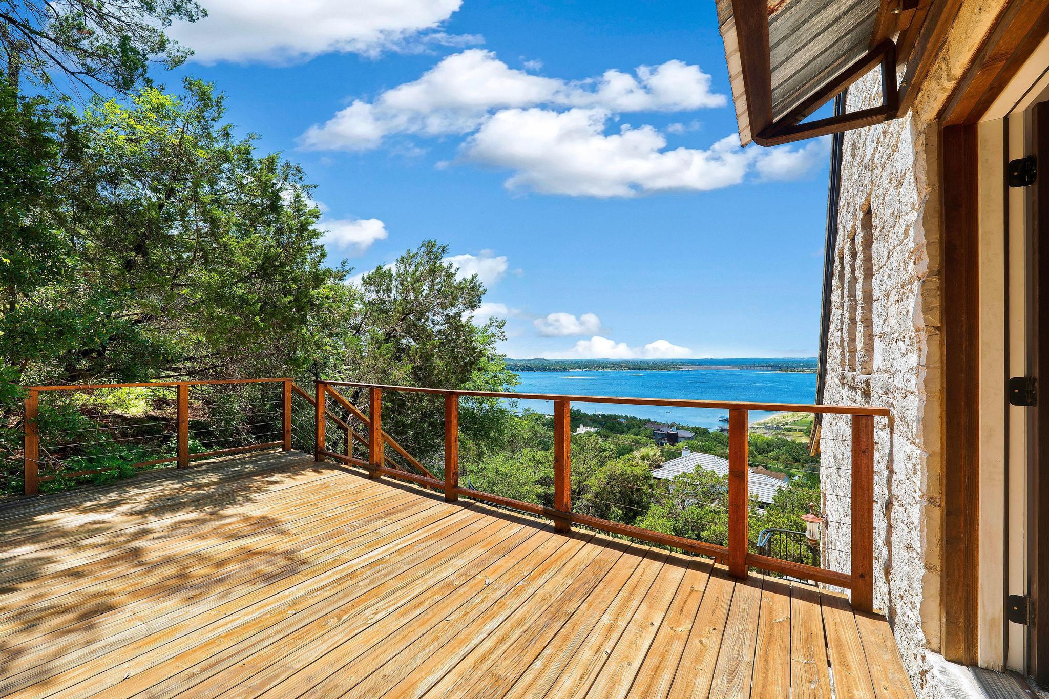 13906 Skyline Dr, Austin, TX 78732