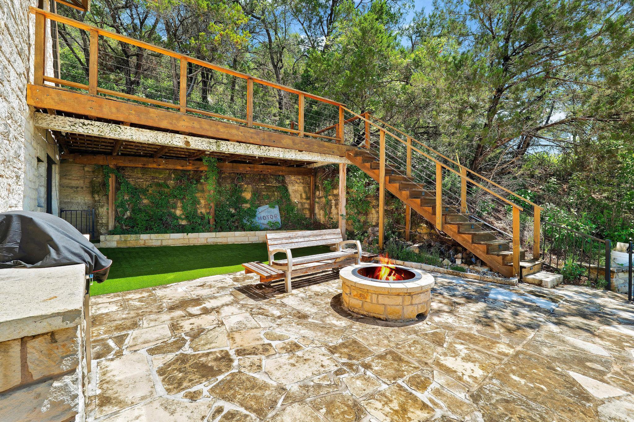 13906 Skyline Dr, Austin, TX 78732