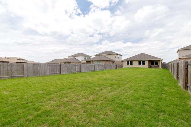 17621 Fairbridge Ln, Manor, TX 78653