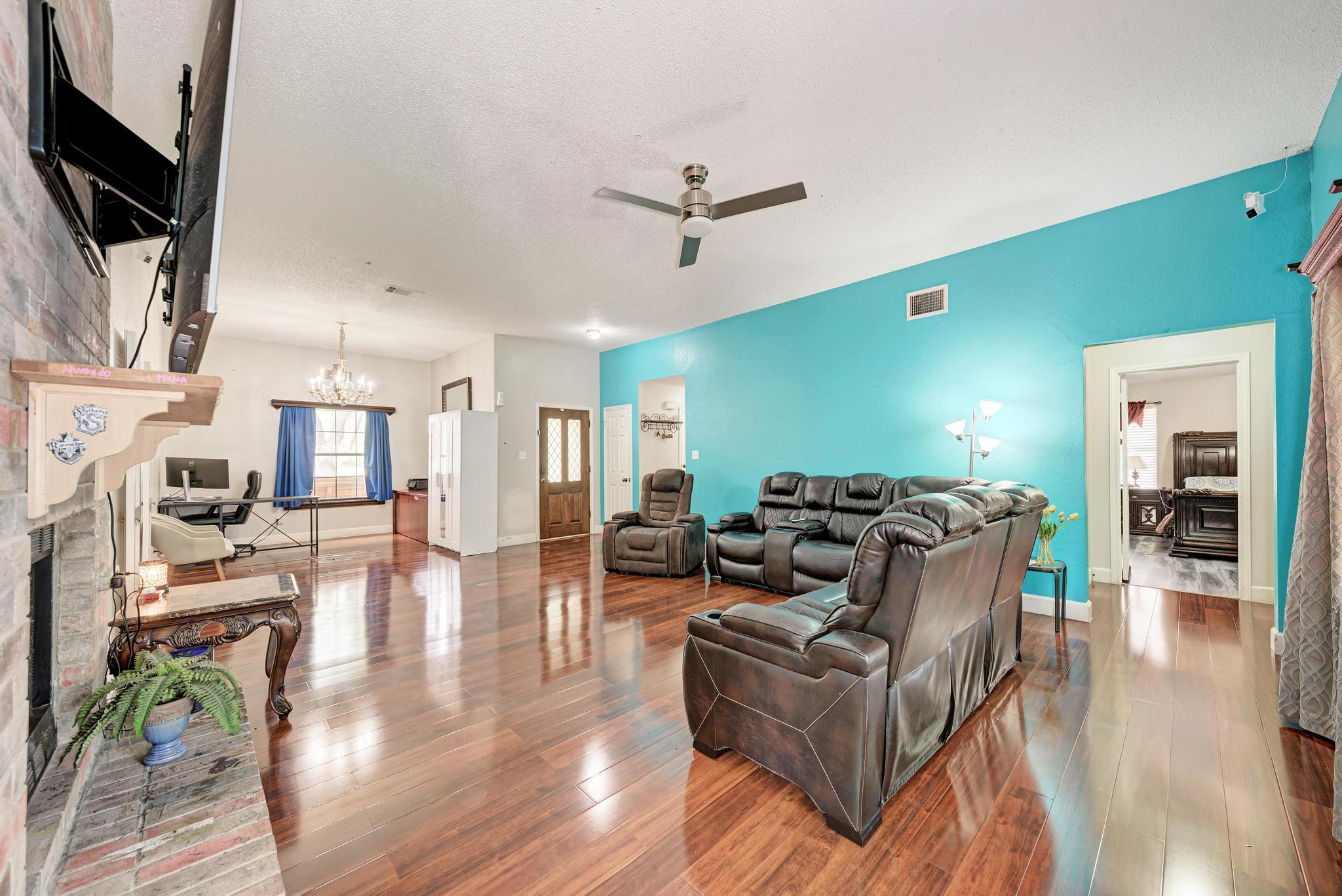 403 Hickory Ridge Trl, Pflugerville, TX 78660