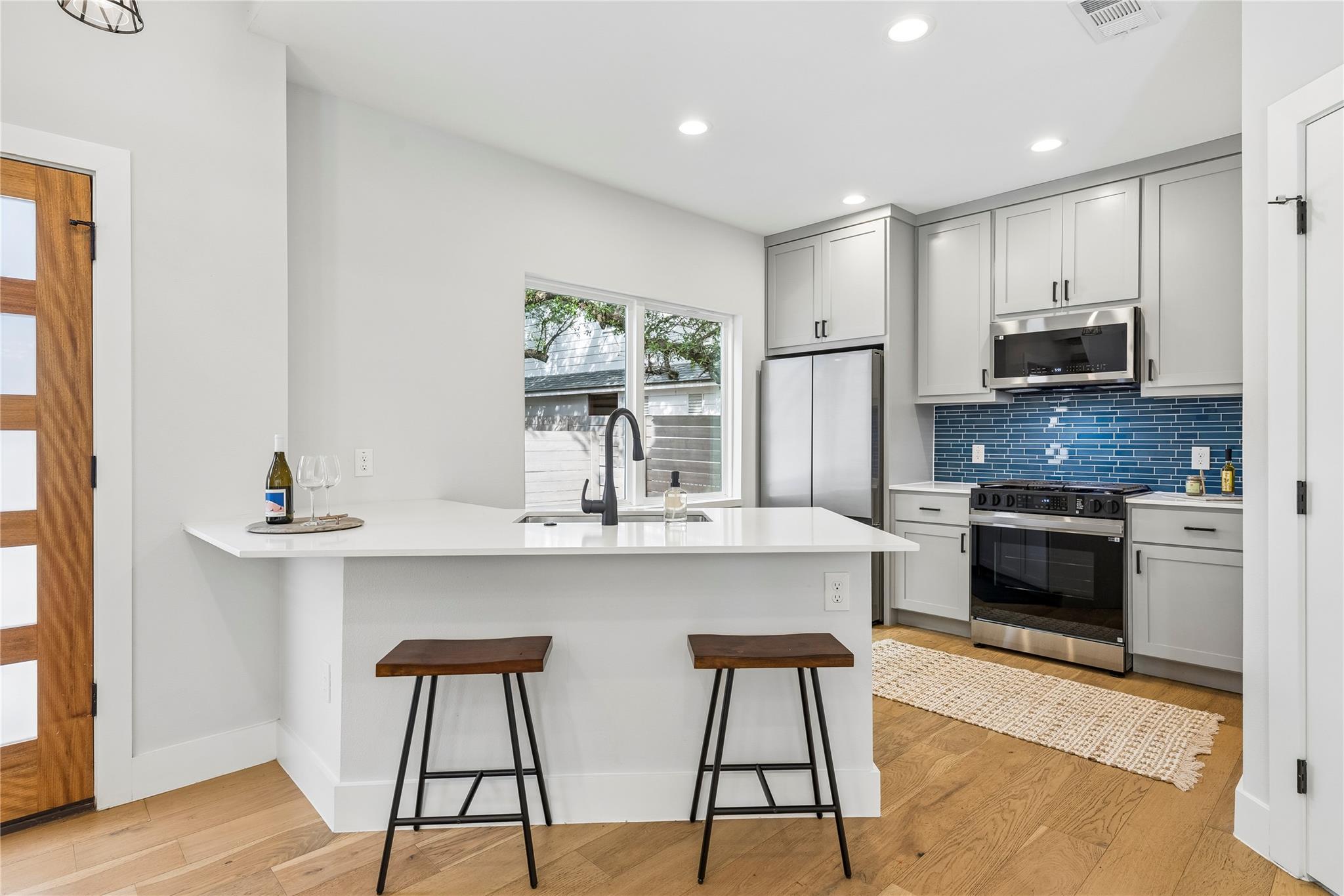 909 Philco Dr # 2, Austin, TX 78745