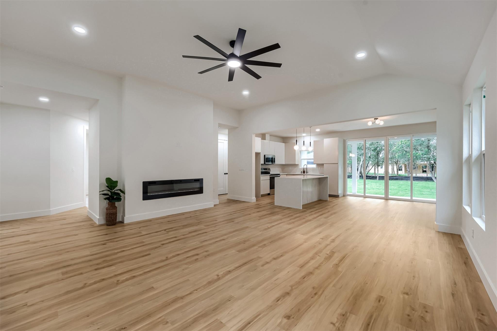 137 E Pauwela Ln, Bastrop, TX 78602