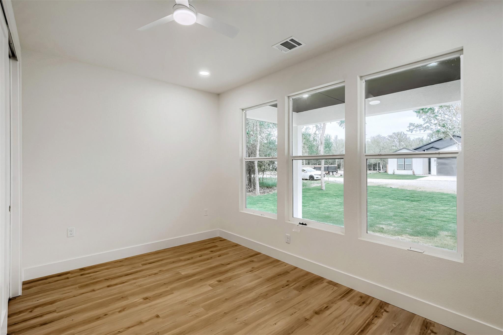 137 E Pauwela Ln, Bastrop, TX 78602
