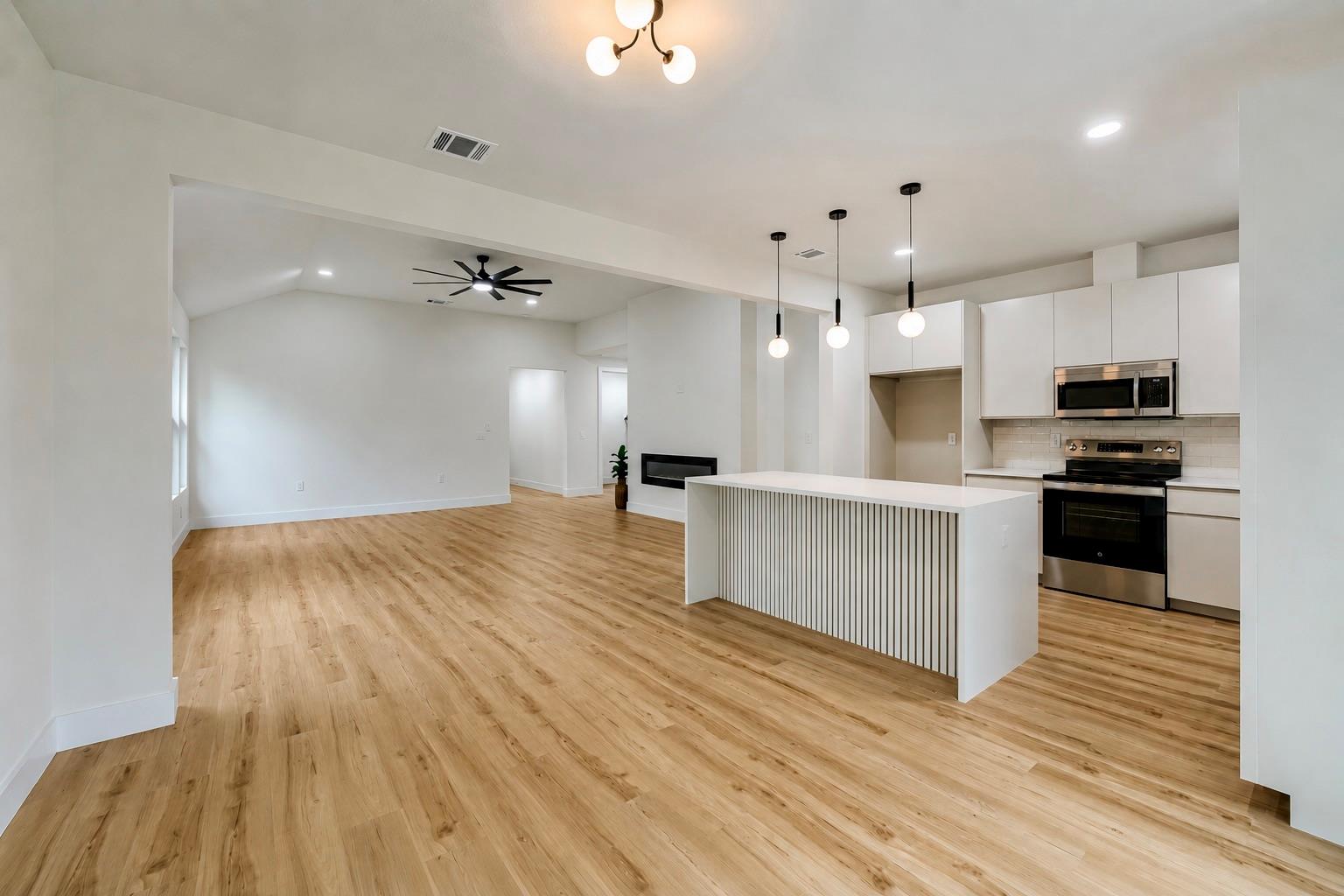 137 E Pauwela Ln, Bastrop, TX 78602