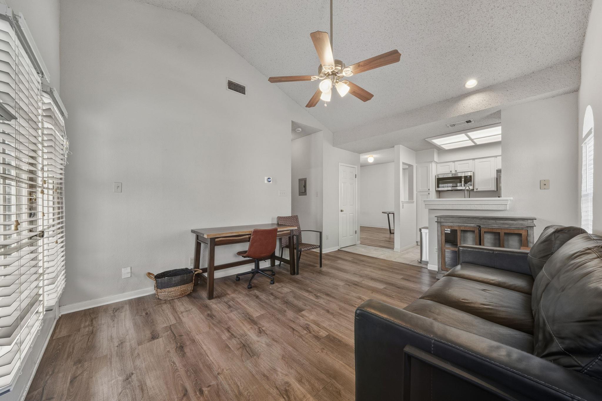 3111 Tom Green St # 306, Austin, TX 78705