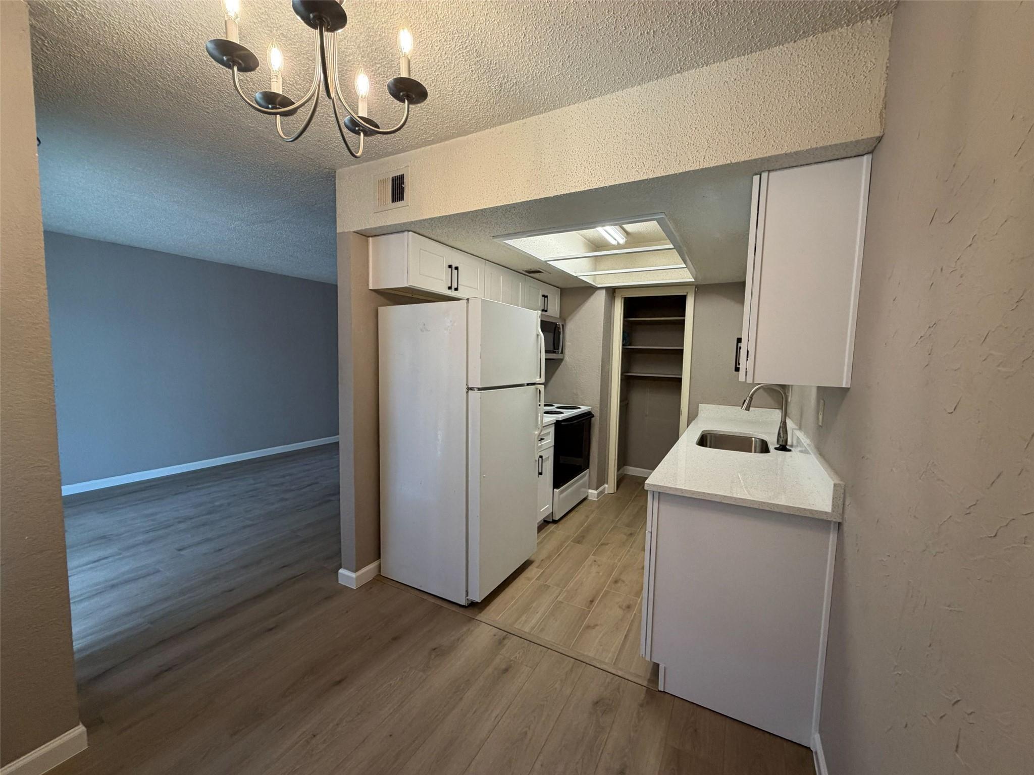 2600 Penny Ln # 204, Austin, TX 78757