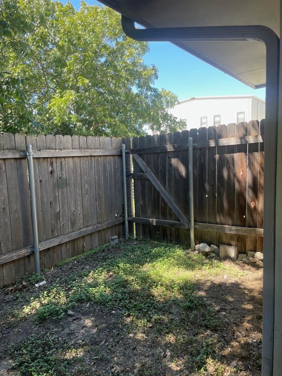 203 Railroad St # 4A, Buda, TX 78610