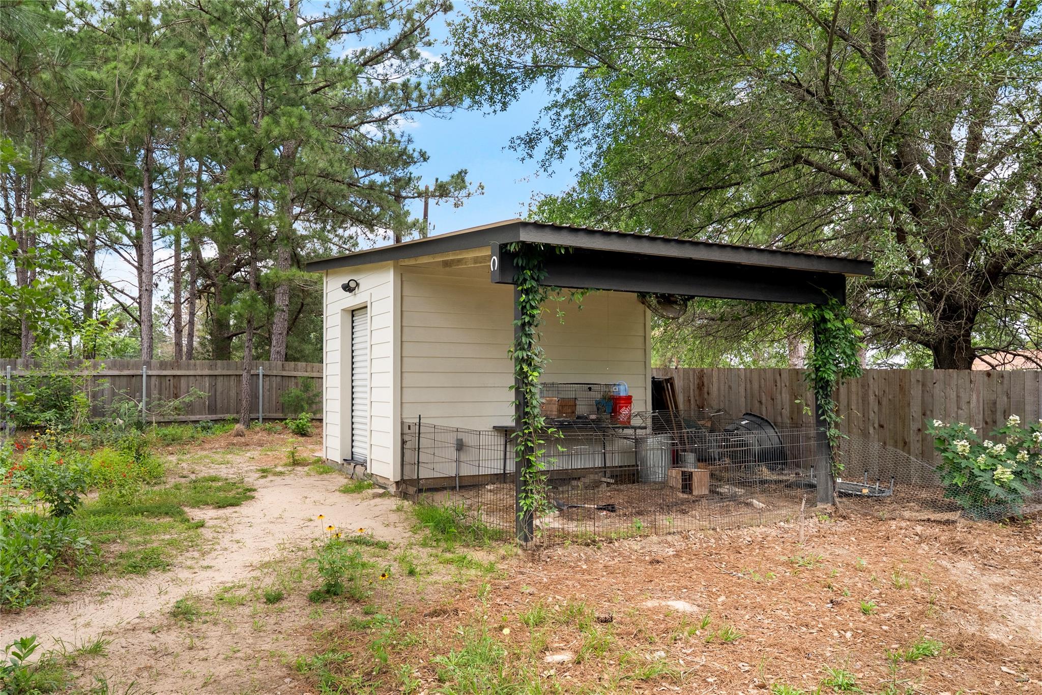 111 Green Grass Ln, Bastrop, TX 78602