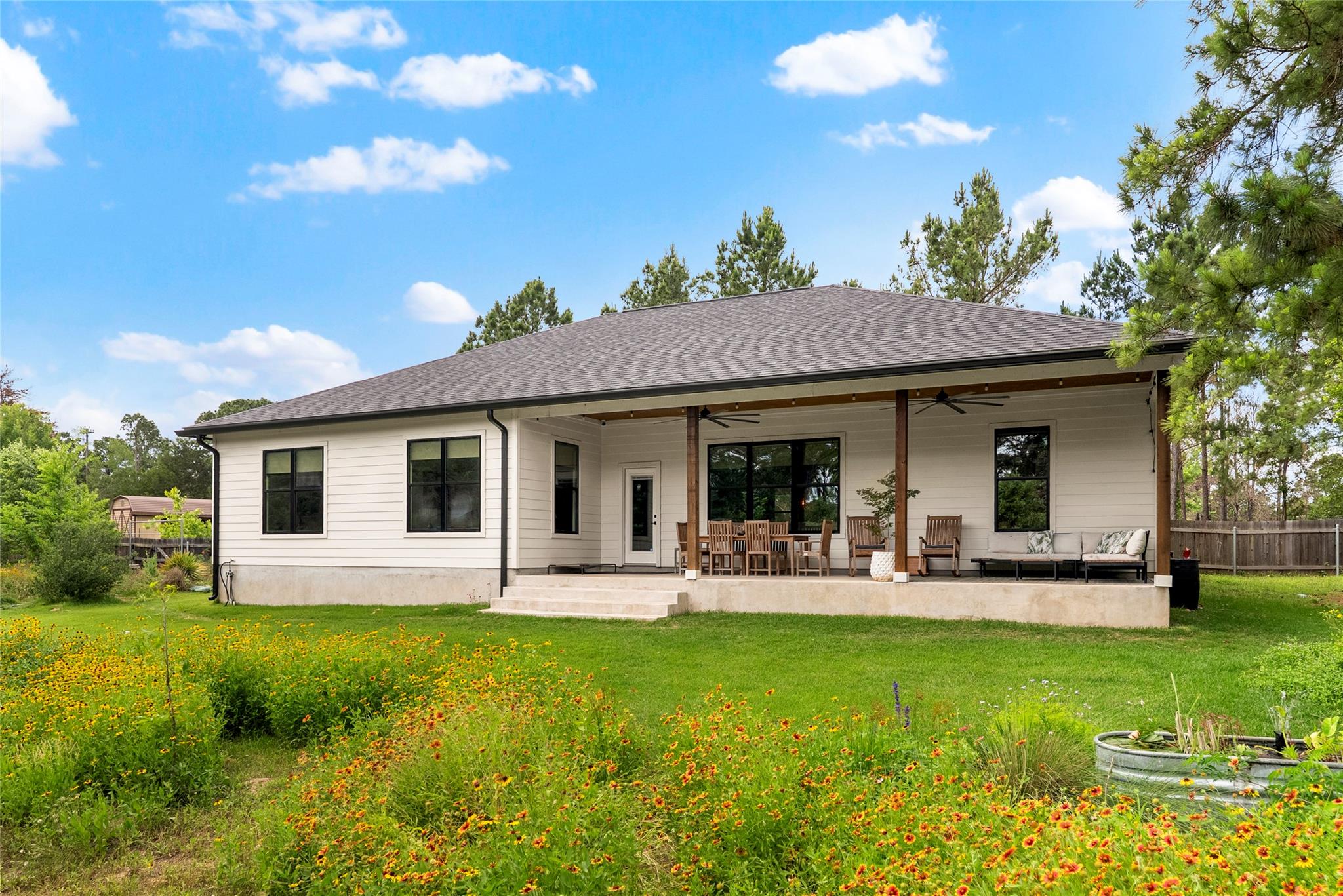 111 Green Grass Ln, Bastrop, TX 78602