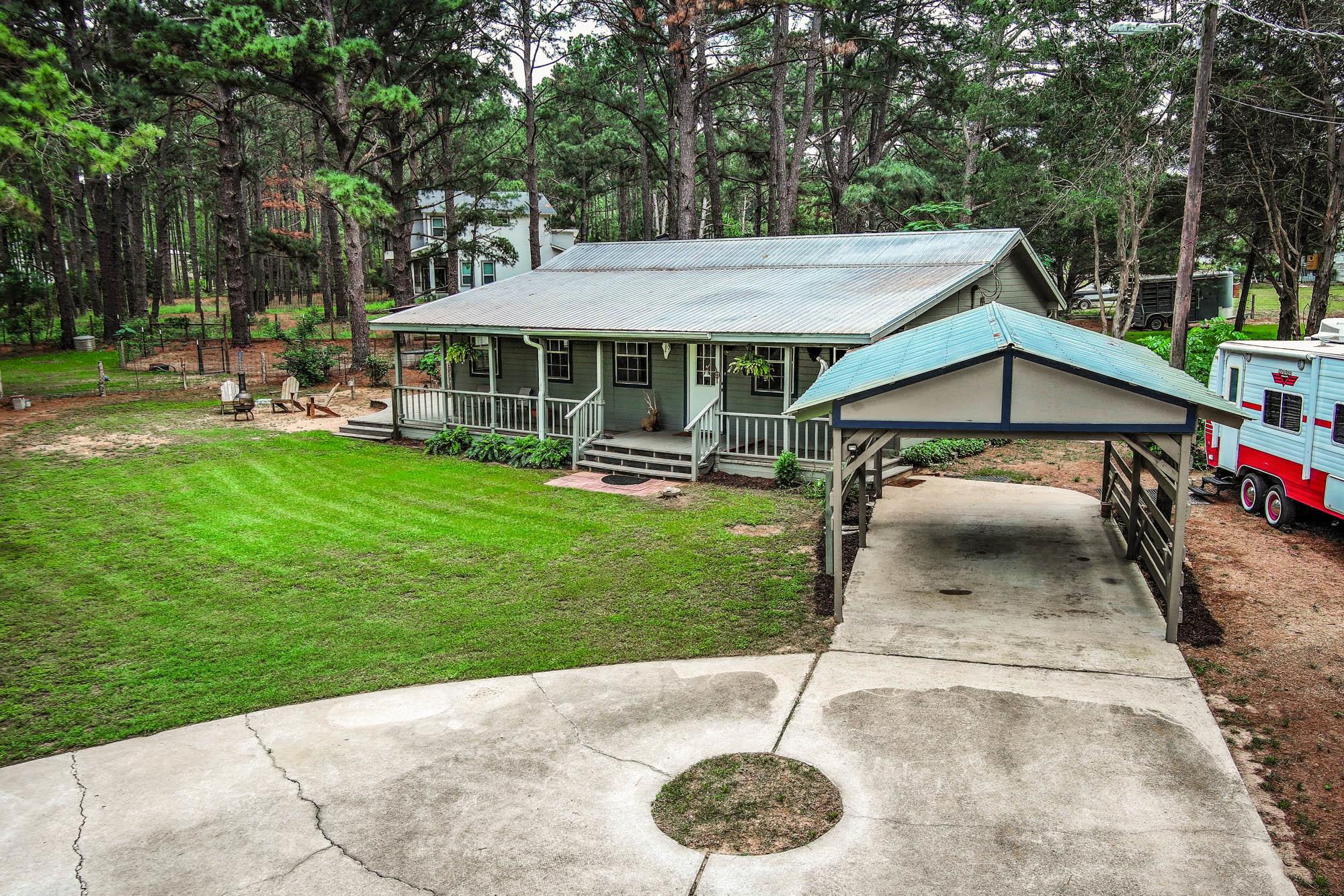 121 Pony Grass Ln, Bastrop, TX 78602