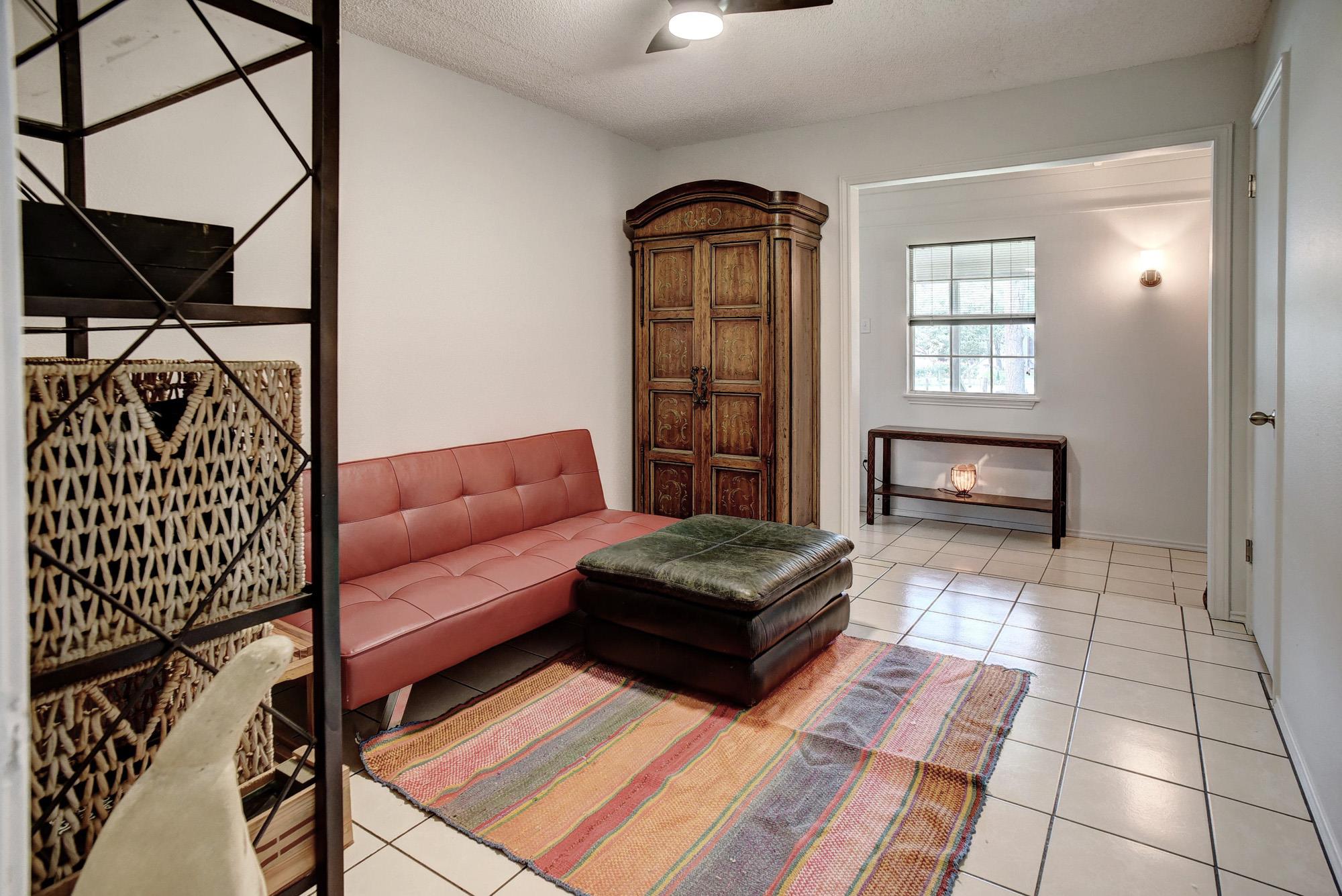 121 Pony Grass Ln, Bastrop, TX 78602