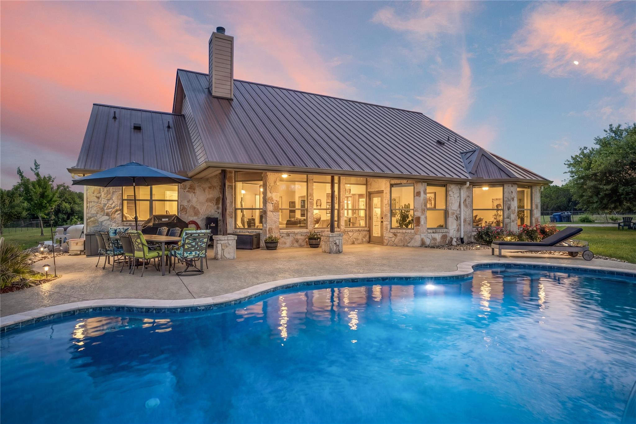 140 N Encino Xing, Liberty Hill, TX 78642