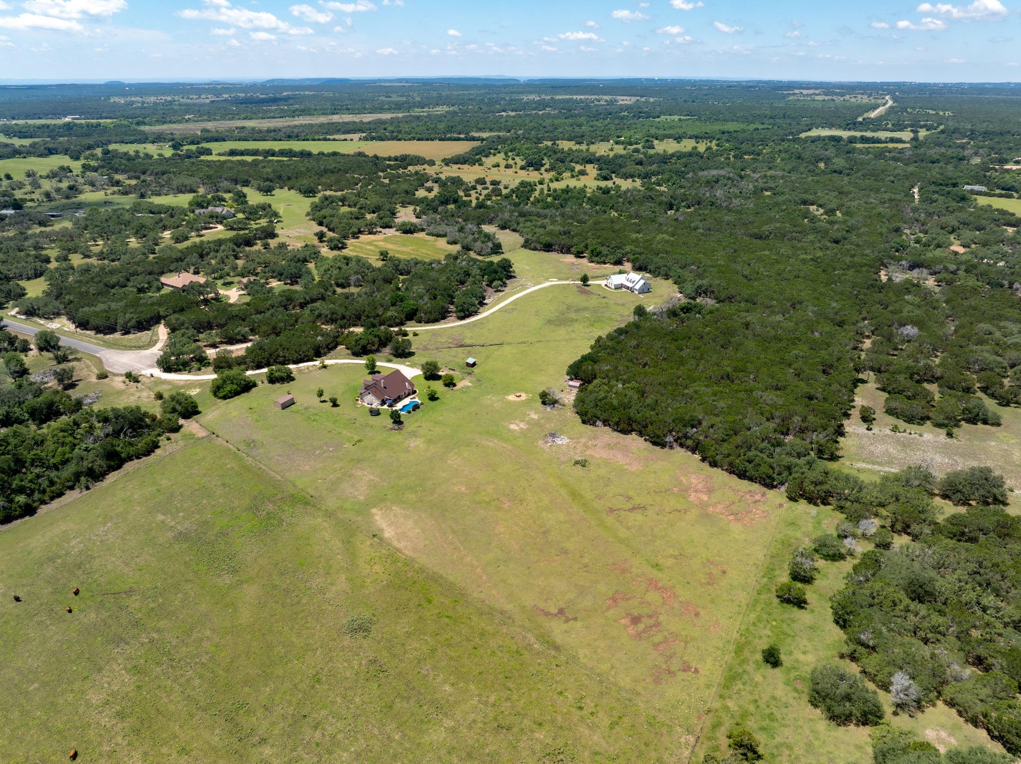 140 N Encino Xing, Liberty Hill, TX 78642