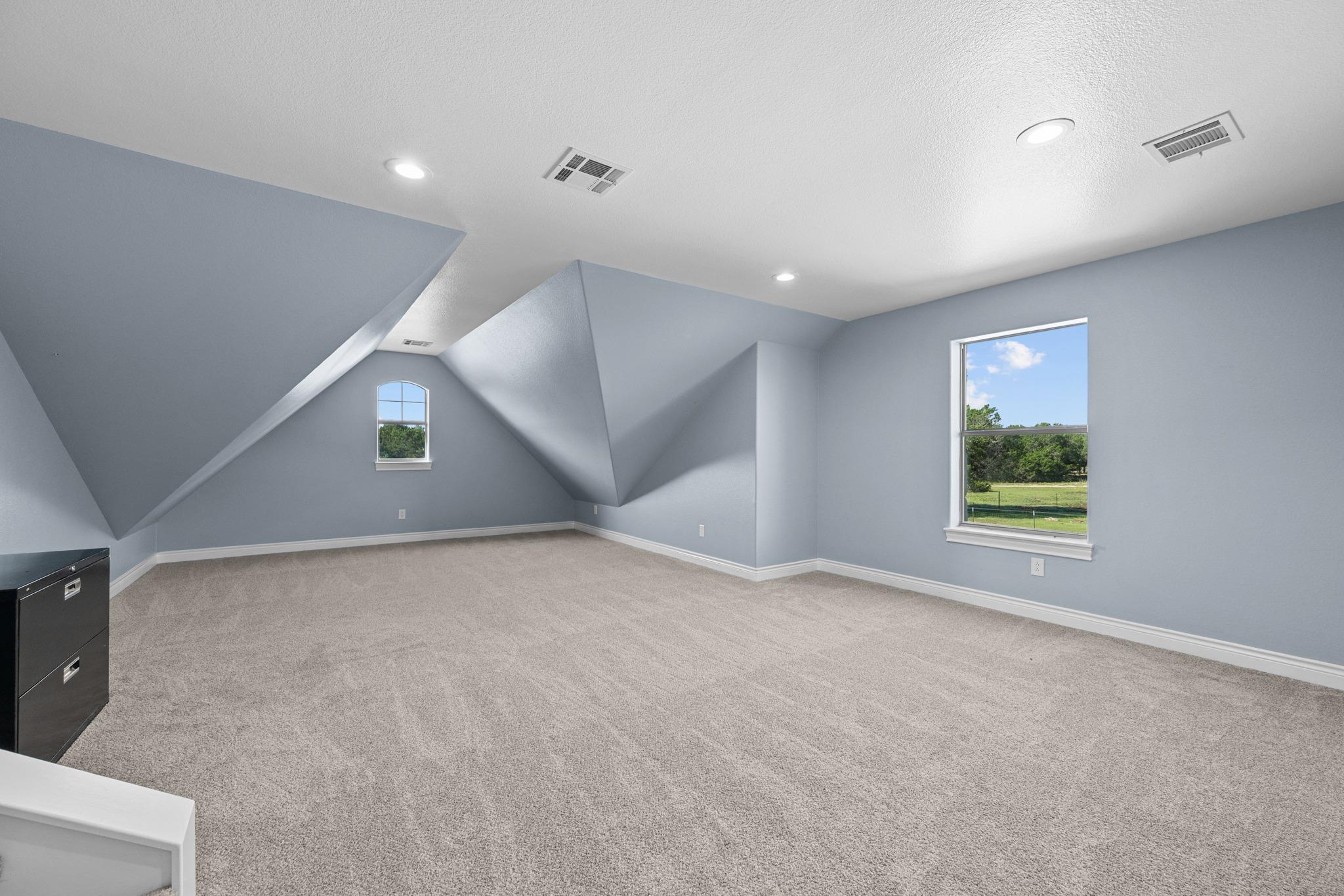 140 N Encino Xing, Liberty Hill, TX 78642