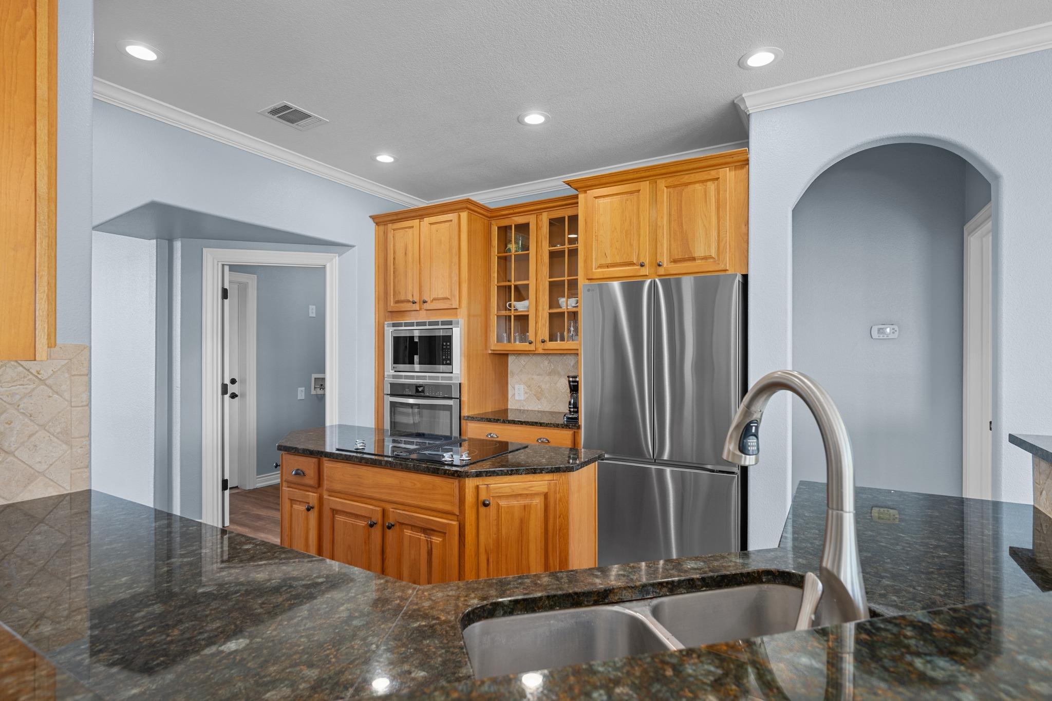 140 N Encino Xing, Liberty Hill, TX 78642