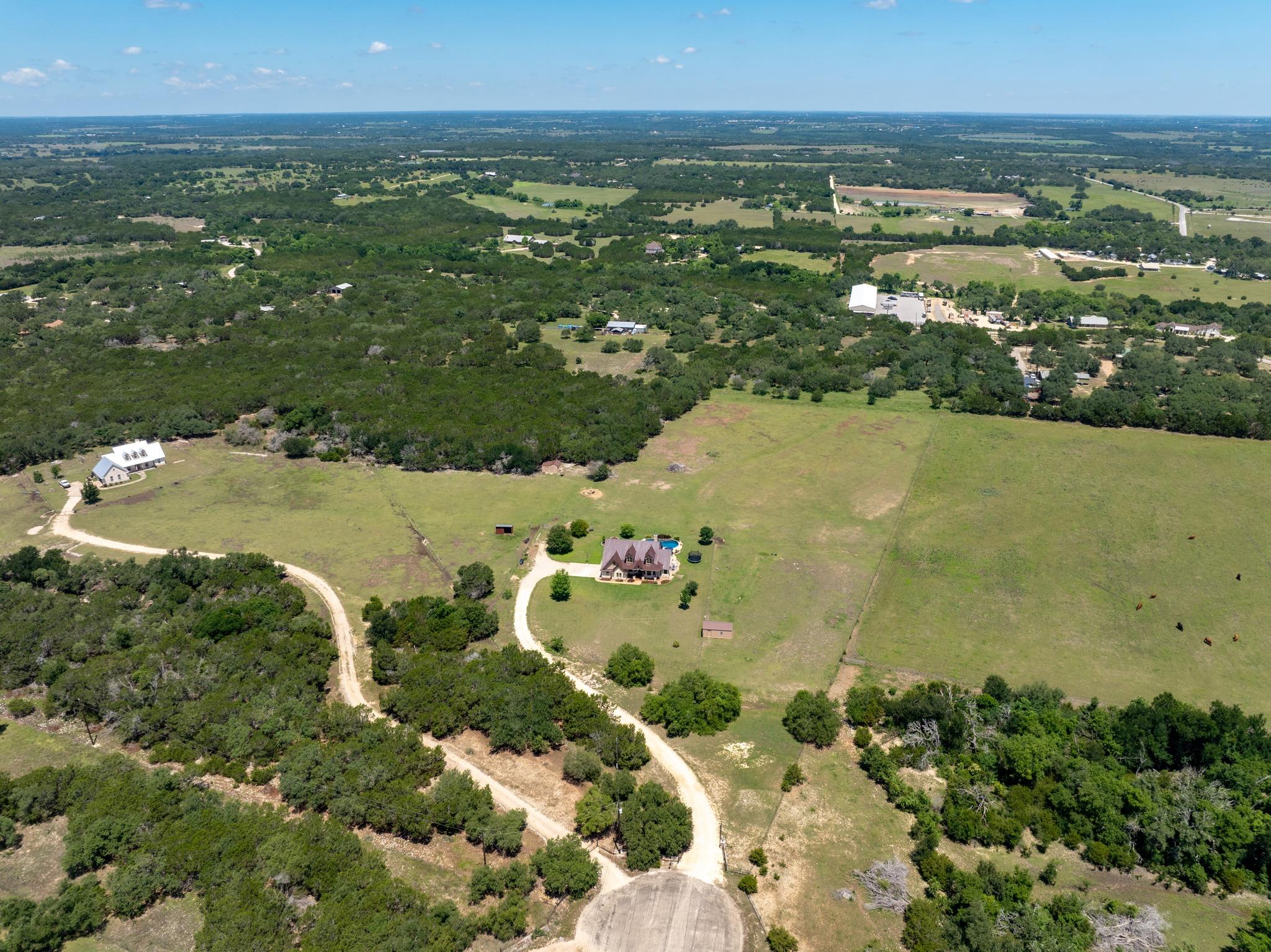 140 N Encino Xing, Liberty Hill, TX 78642