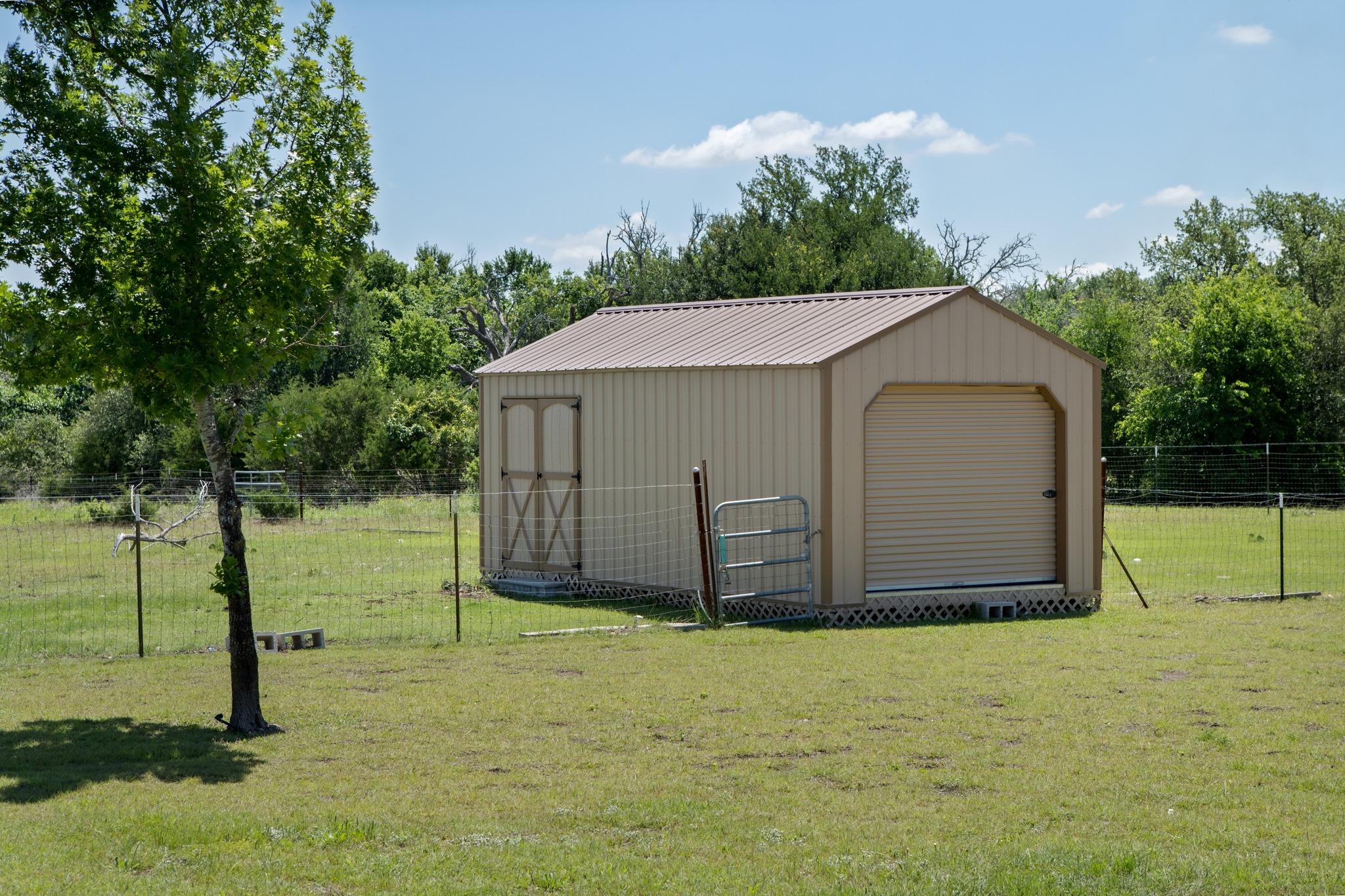 140 N Encino Xing, Liberty Hill, TX 78642