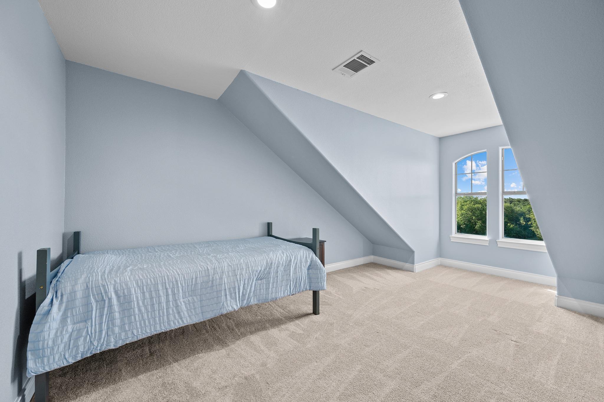 140 N Encino Xing, Liberty Hill, TX 78642