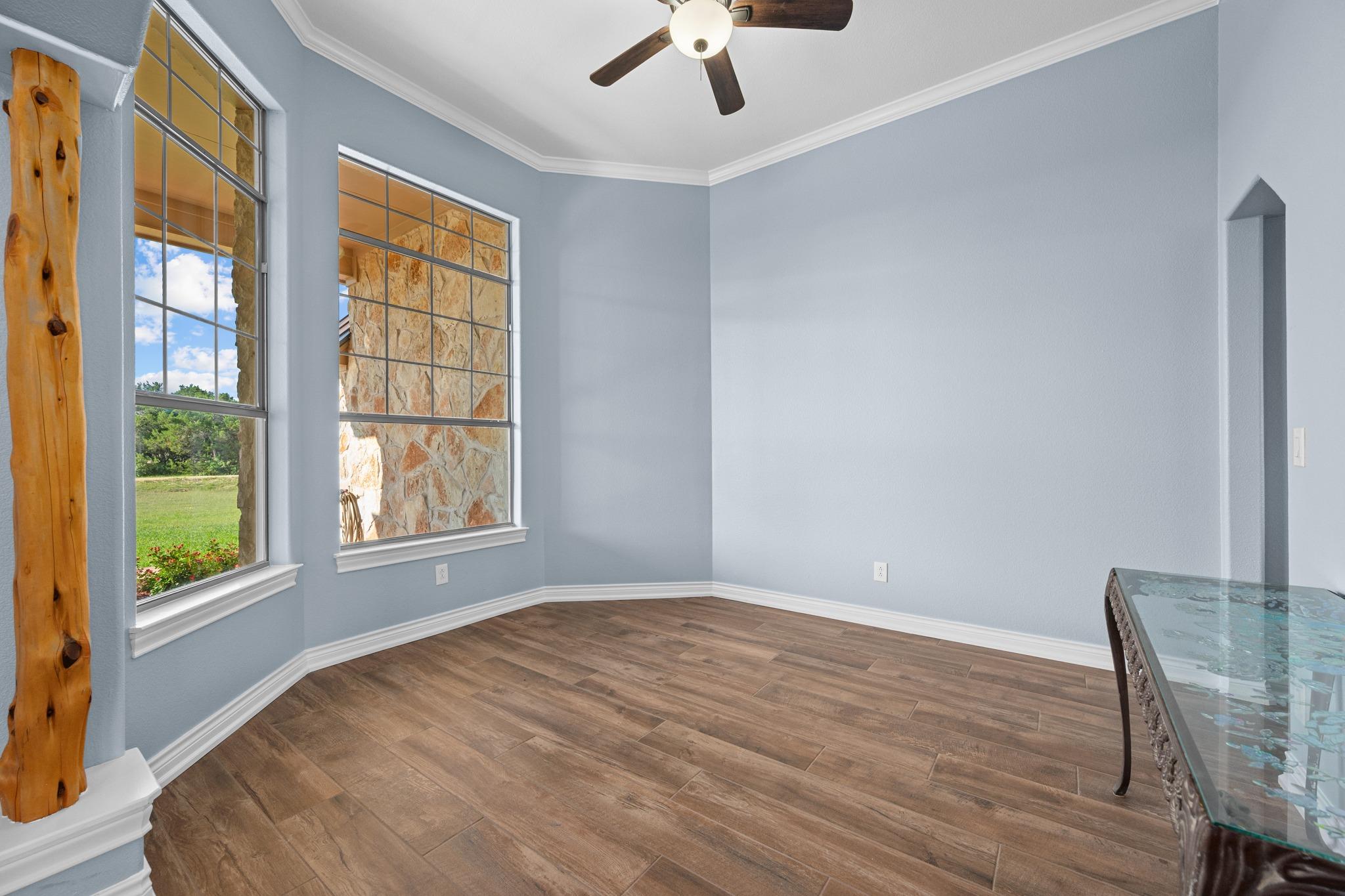 140 N Encino Xing, Liberty Hill, TX 78642