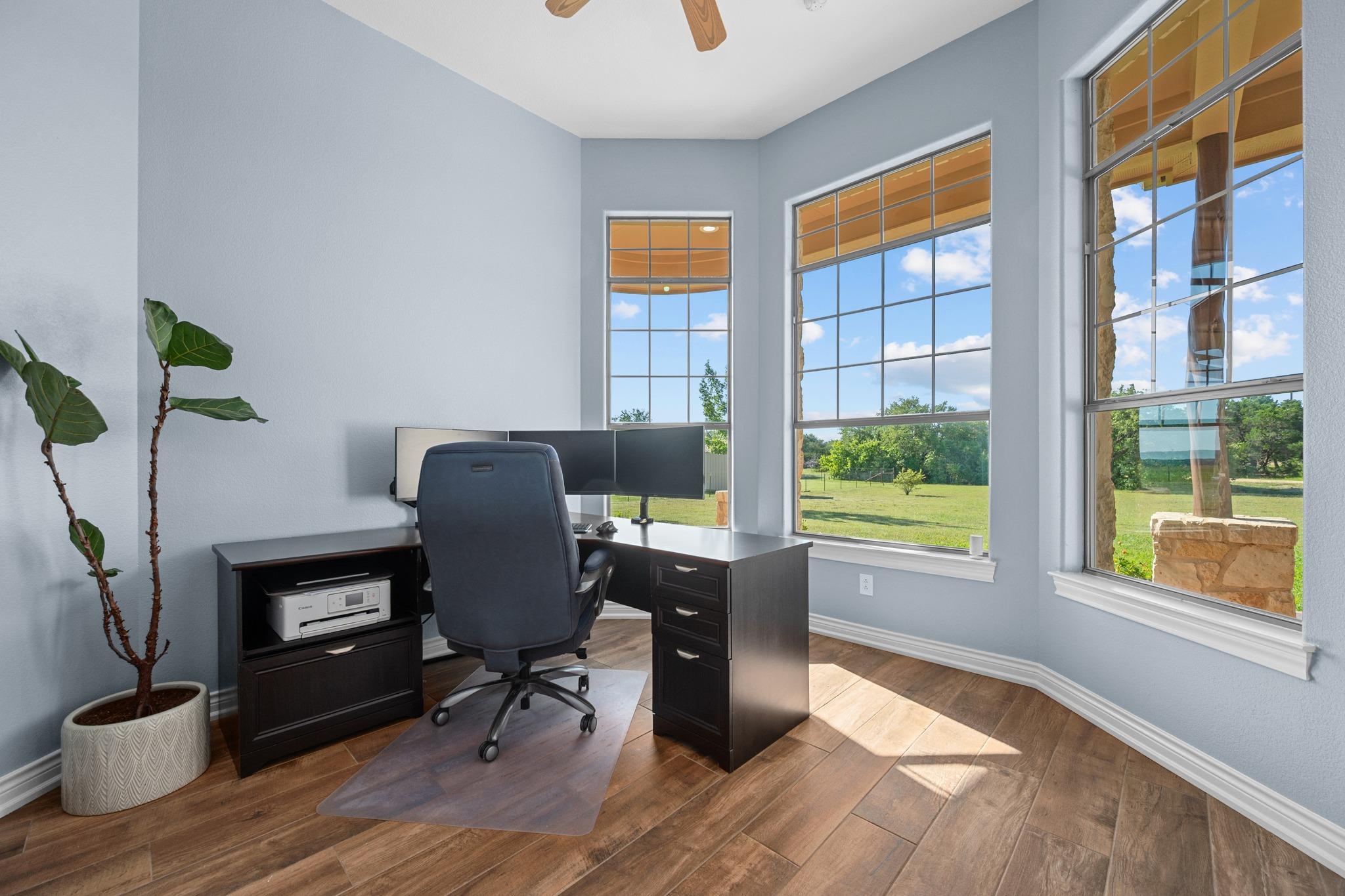 140 N Encino Xing, Liberty Hill, TX 78642