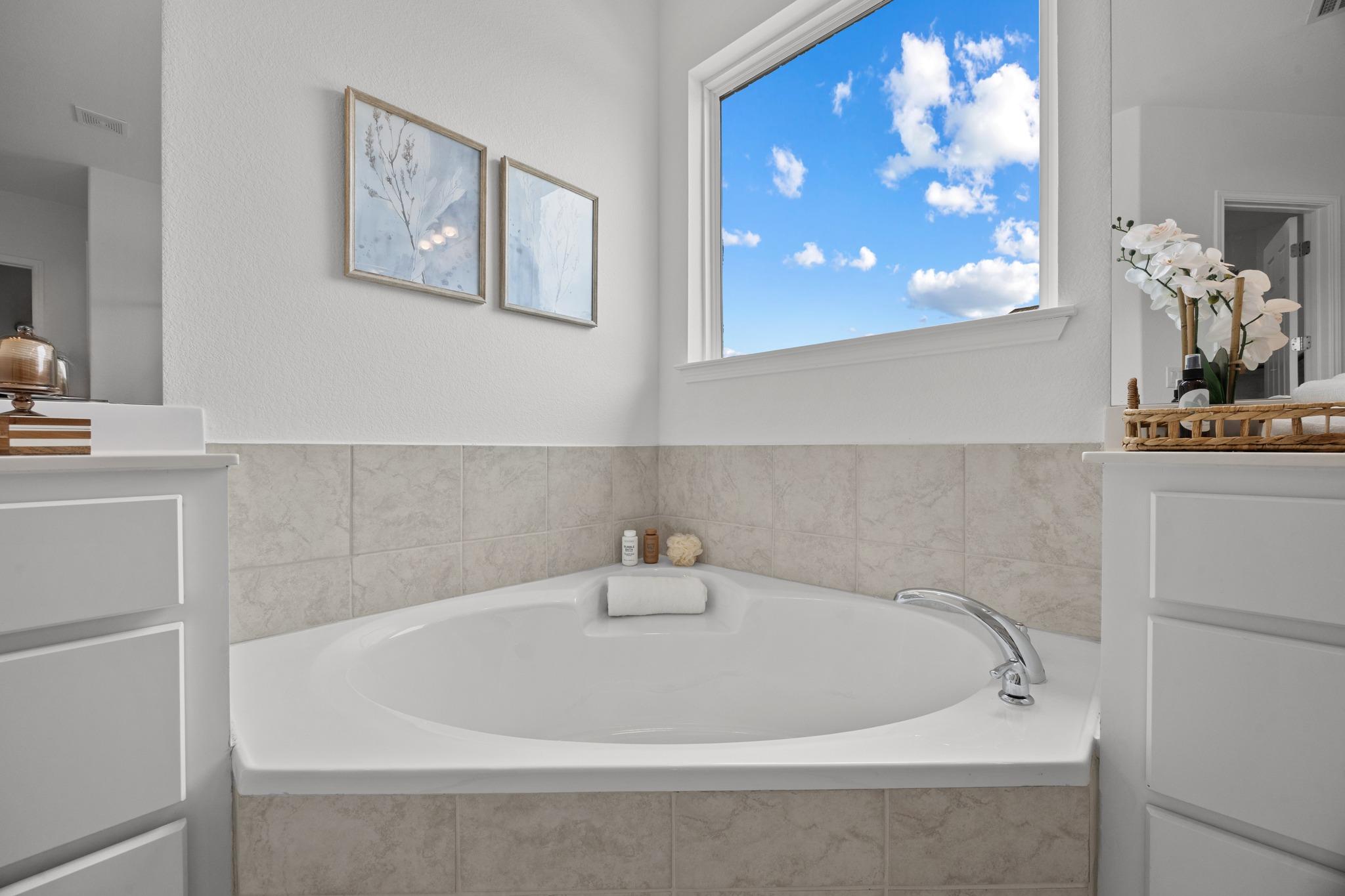 1837 Halflinger Ln, Leander, TX 78628