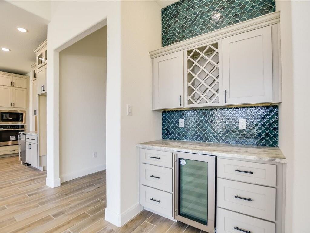 717 Indian Paint Blvd, Horseshoe Bay, TX 78657