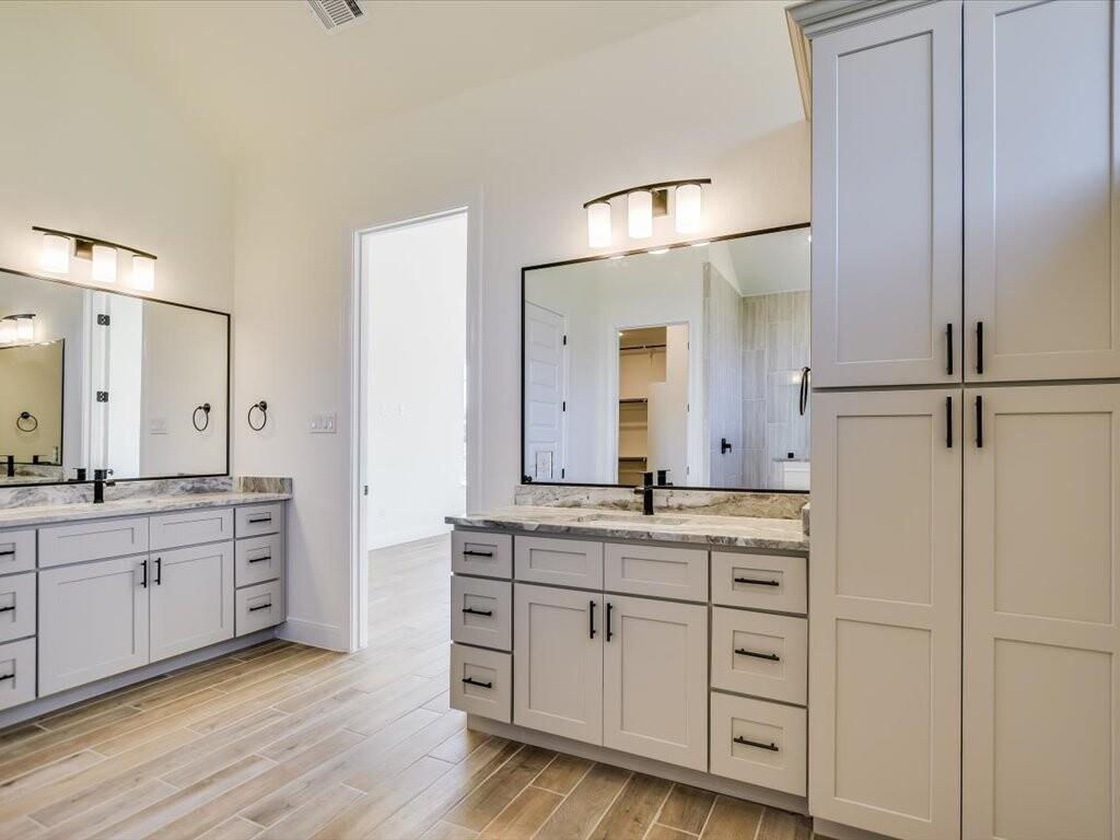 717 Indian Paint Blvd, Horseshoe Bay, TX 78657
