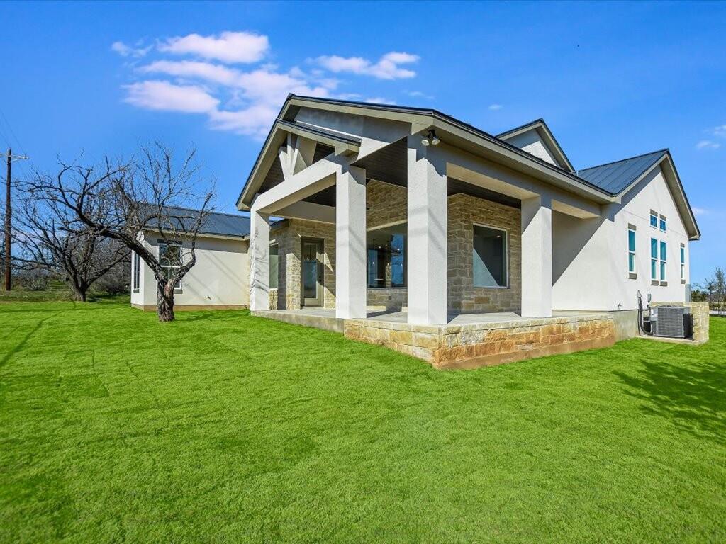 717 Indian Paint Blvd, Horseshoe Bay, TX 78657