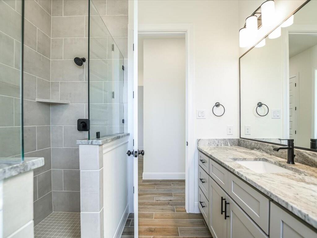 717 Indian Paint Blvd, Horseshoe Bay, TX 78657