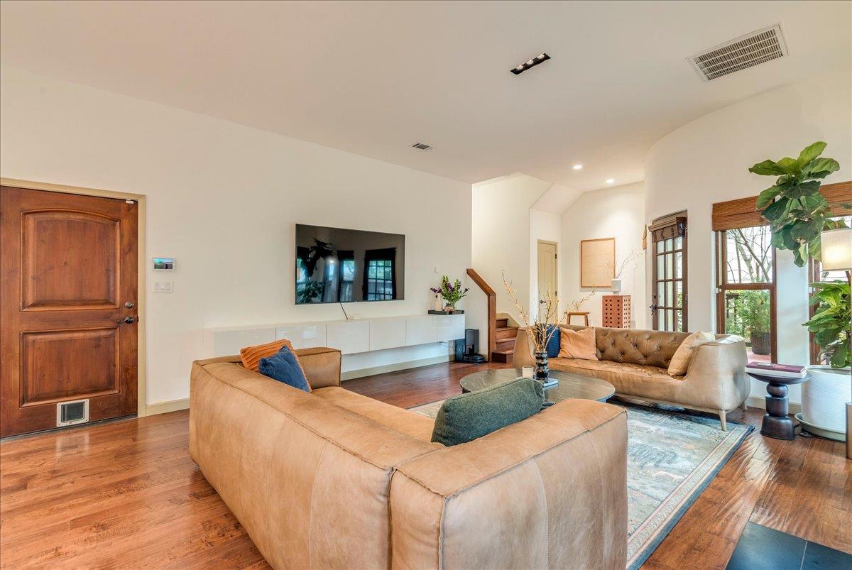 3012 S 4th St # B, Austin, TX 78704