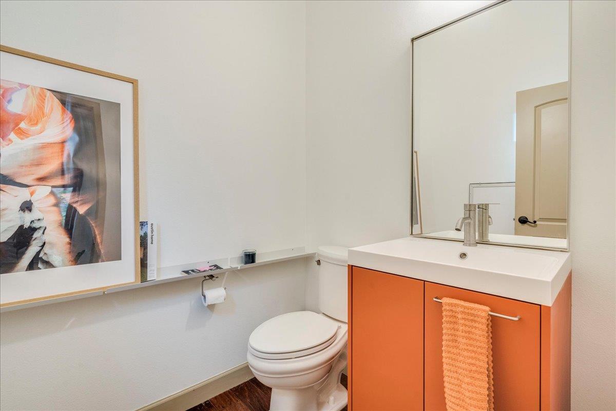 3012 S 4th St # B, Austin, TX 78704