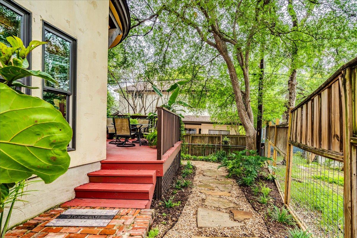 3012 S 4th St # B, Austin, TX 78704