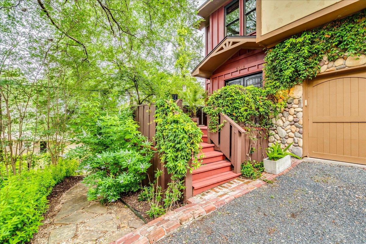 3012 S 4th St # B, Austin, TX 78704