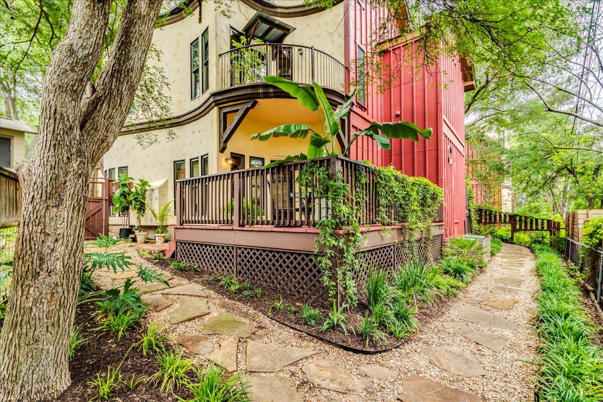 3012 S 4th St # B, Austin, TX 78704