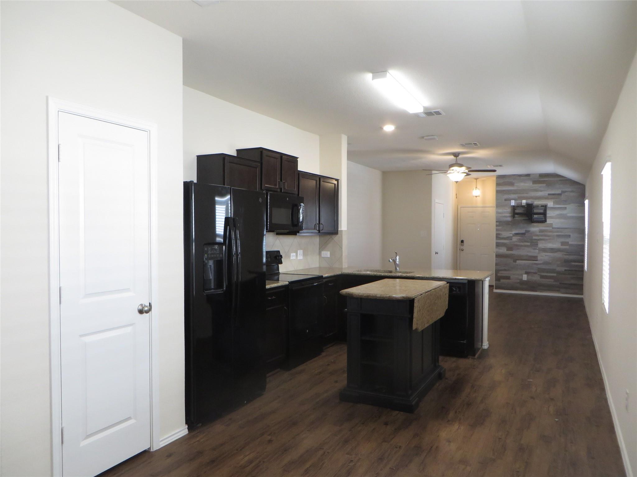 400 Major Lee Ln # 3H, Jarrell, TX 76537