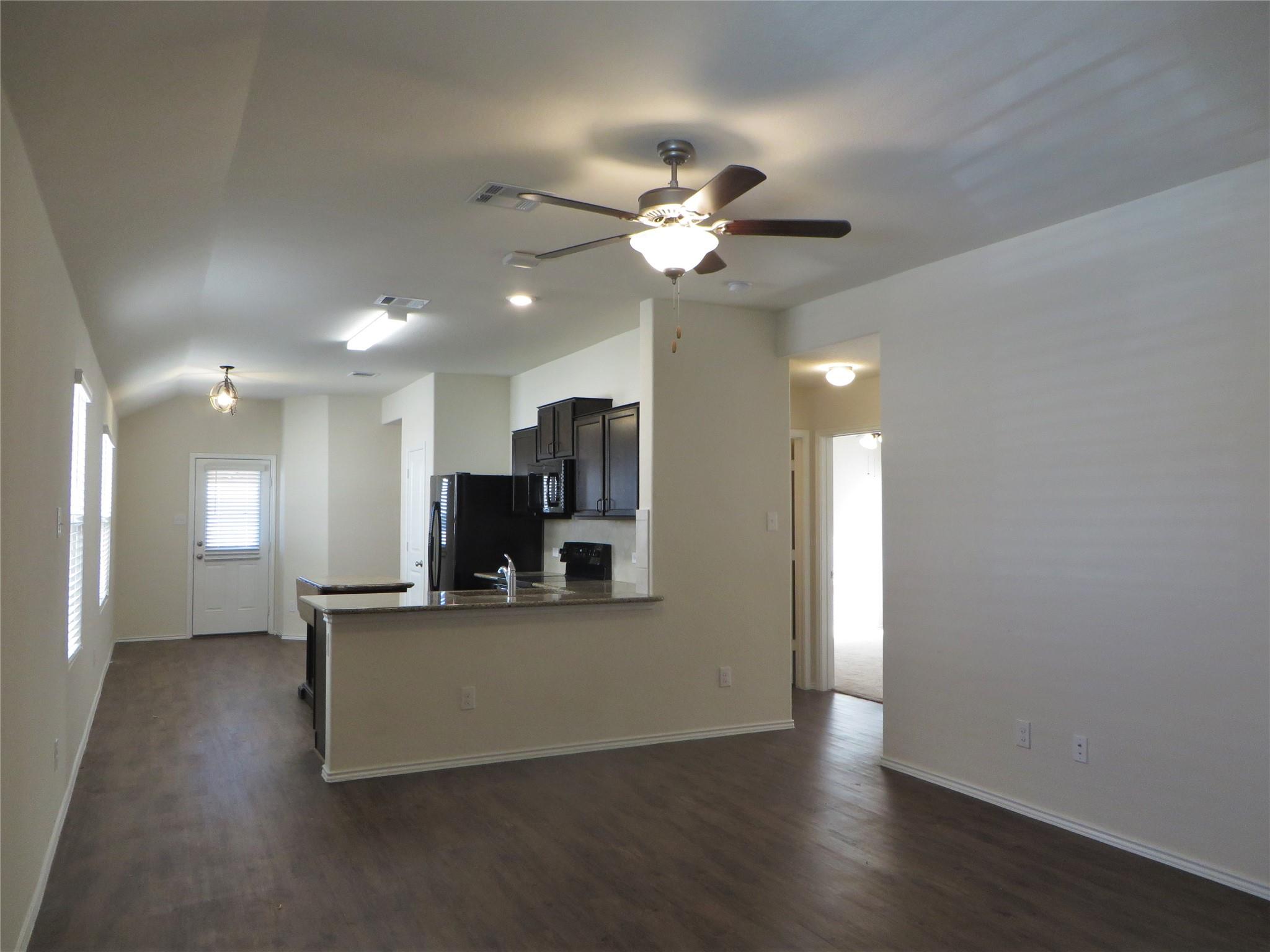 400 Major Lee Ln # 3H, Jarrell, TX 76537
