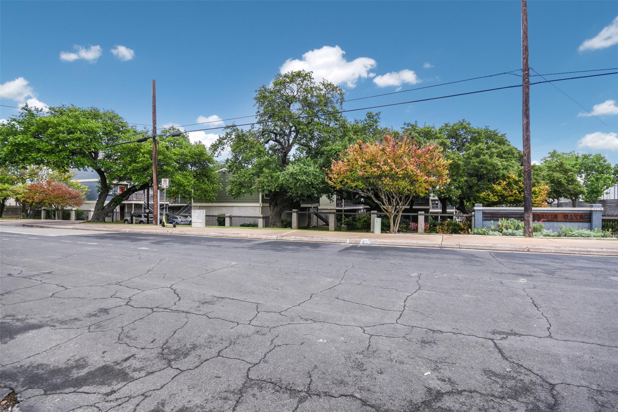 2215 POST Rd # 2024, Austin, TX 78704